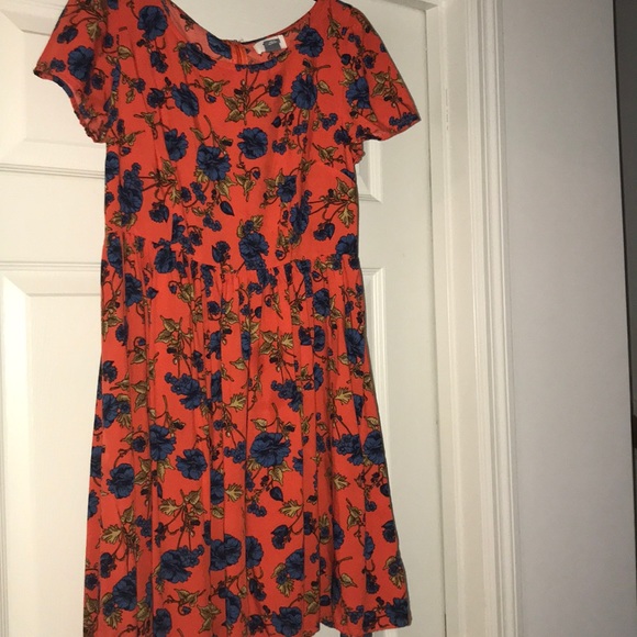 Beautiful dress - Picture 1 of 2